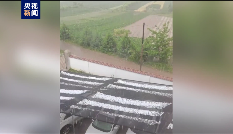 甘肃一市遭风雹突袭 近1400人受灾上百公顷农作物绝收凤凰网甘肃_凤凰网