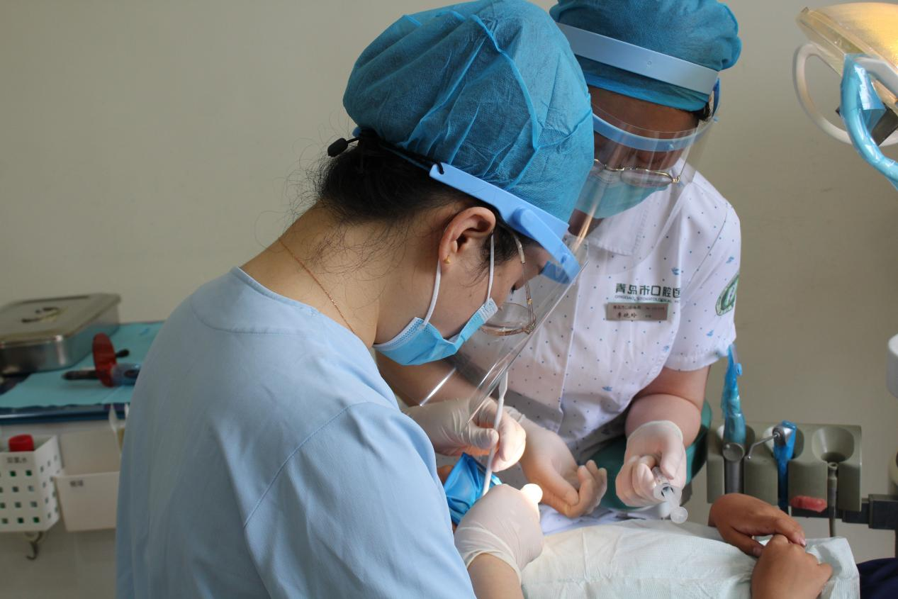 专业化、数字化、舒适化！记者走进青岛市口腔医院参与沉浸式体验，见证全方位专业护航口腔健康