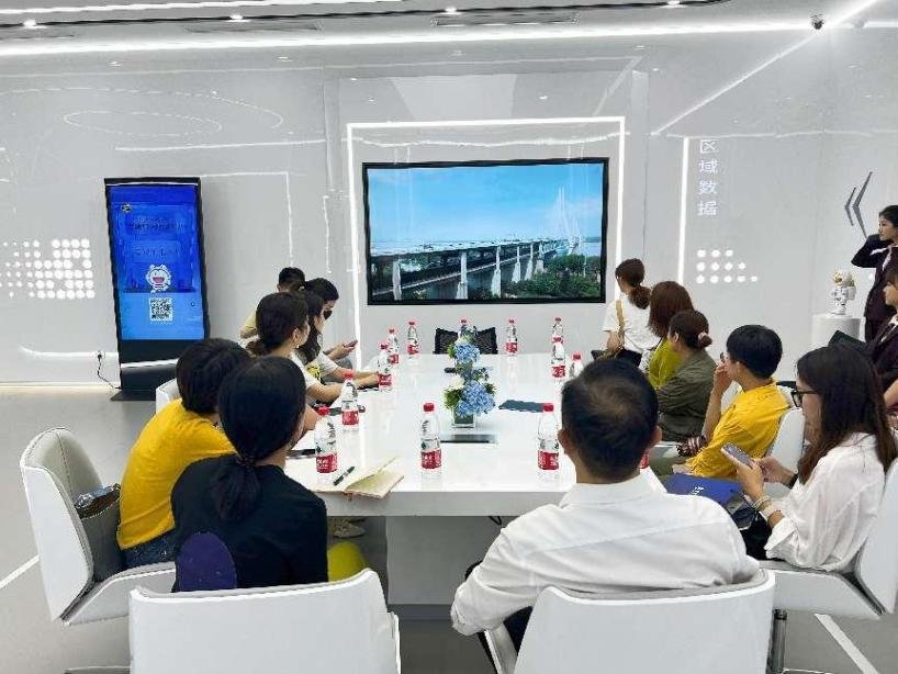 探秘数智金融 招商银行武汉分行举办金融科技体验中心“媒体见面会”