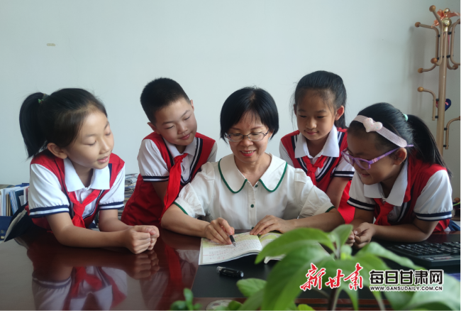 张艳花老师辅导学生