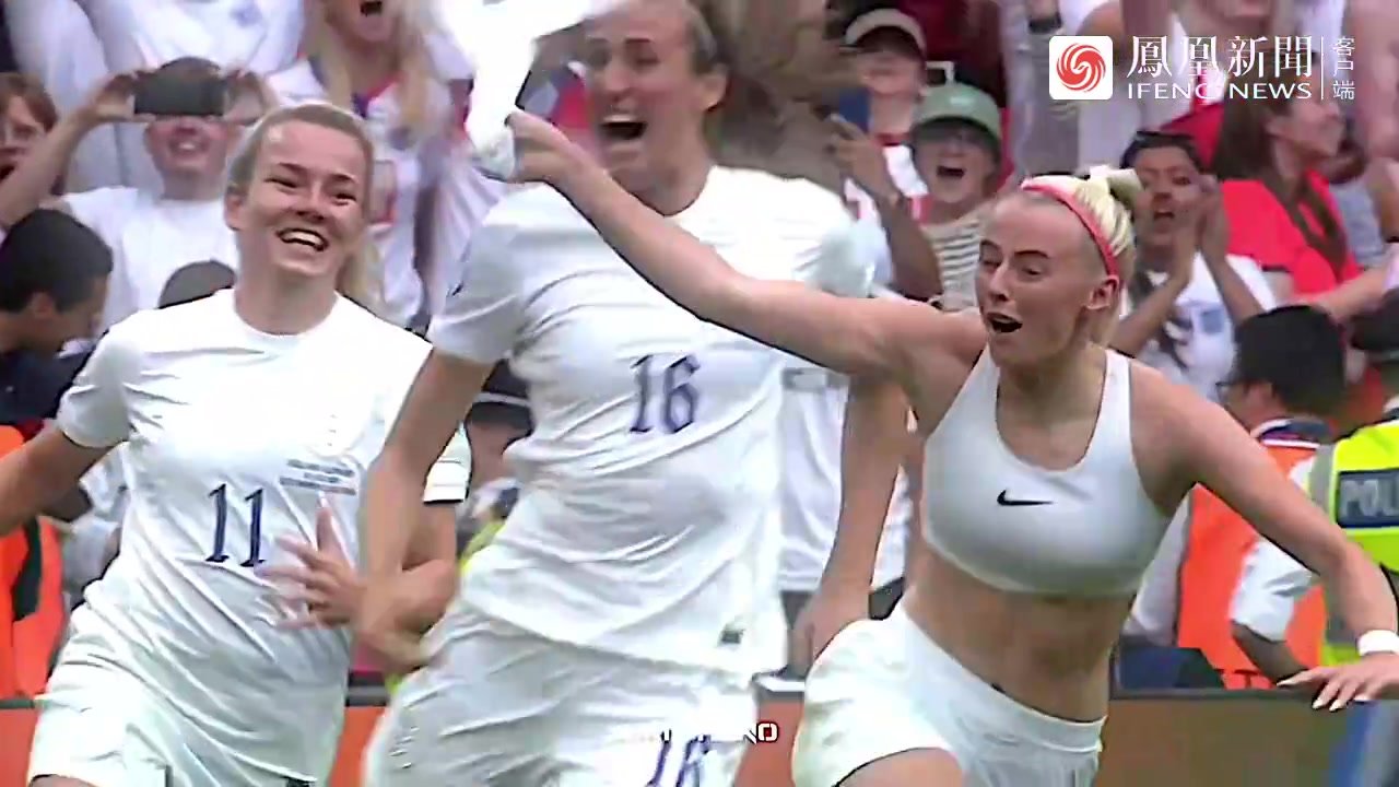世界级庆祝！英格兰女足破门后脱衣狂奔