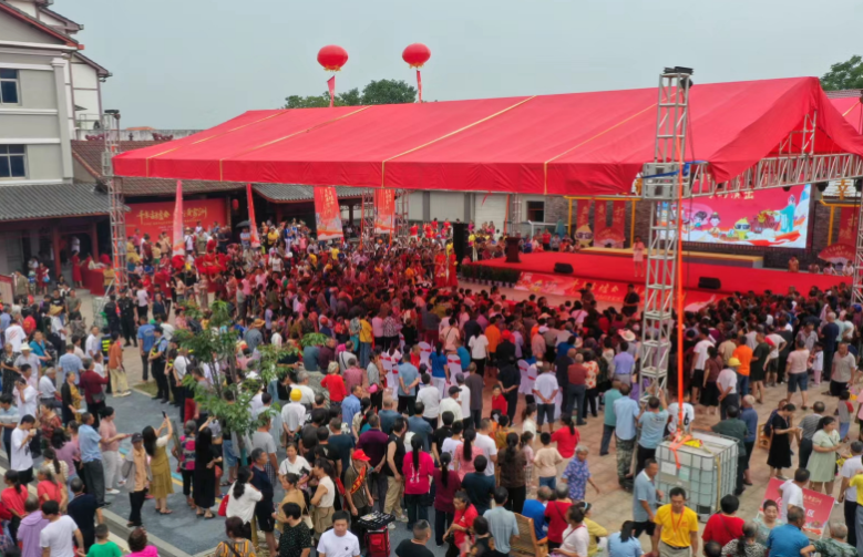 安义县举办“五月十三打黄家洲”古墟盛会暨香梨文化节活动