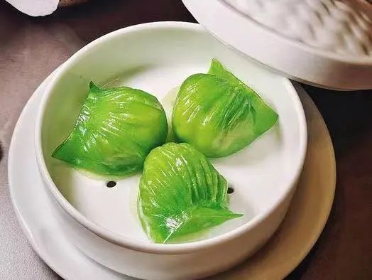 晚上做粤菜，中午做点心