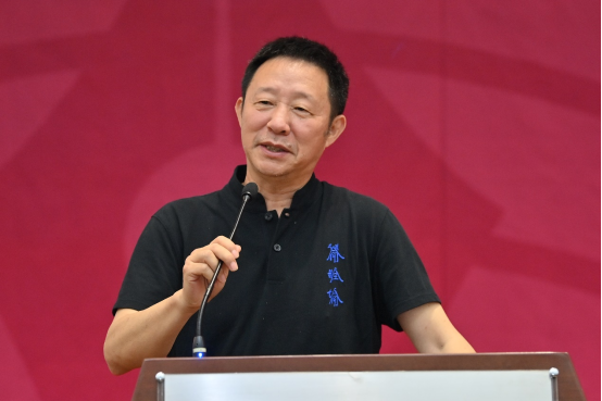 著名诗人、北京师范大学教授 欧阳江河