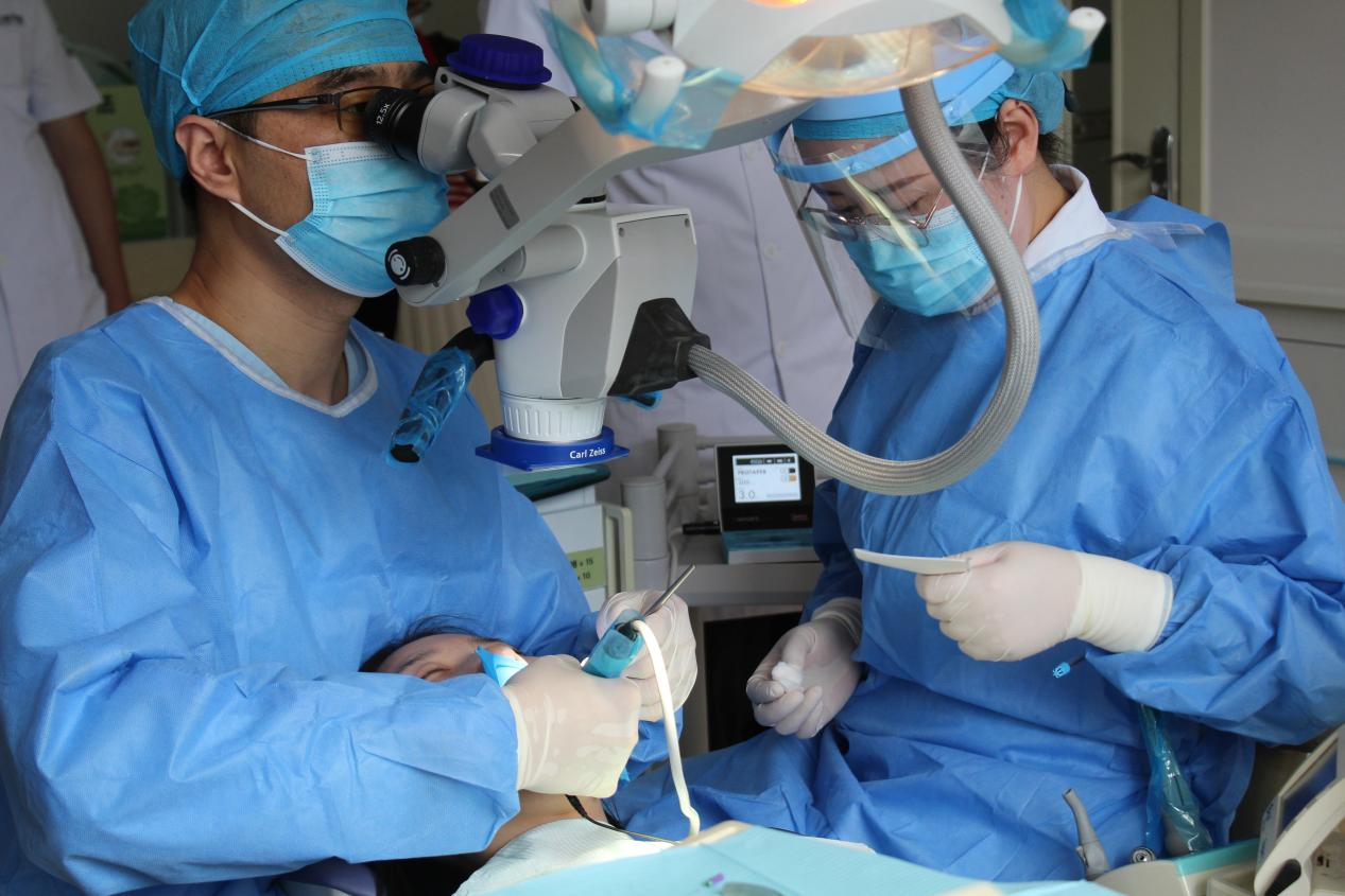 专业化、数字化、舒适化！记者走进青岛市口腔医院参与沉浸式体验，见证全方位专业护航口腔健康