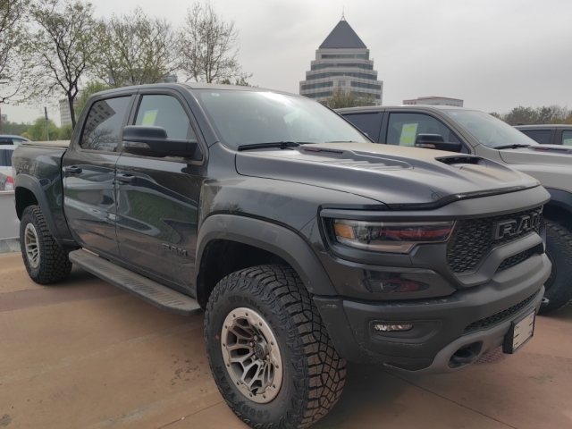 23款道奇公羊霸王龙皮卡现车价格85万