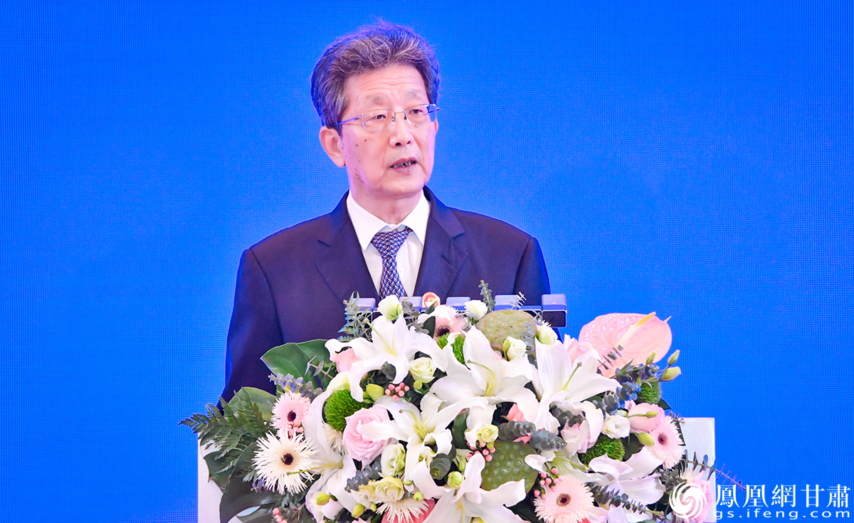 天津市市长张工说，津甘两地结对合作28载共同谱写了山海情。杨艺锴 摄