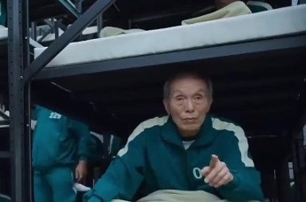 强吻、触摸！韩国86岁演艺圈元老涉嫌性侵女学生被捕