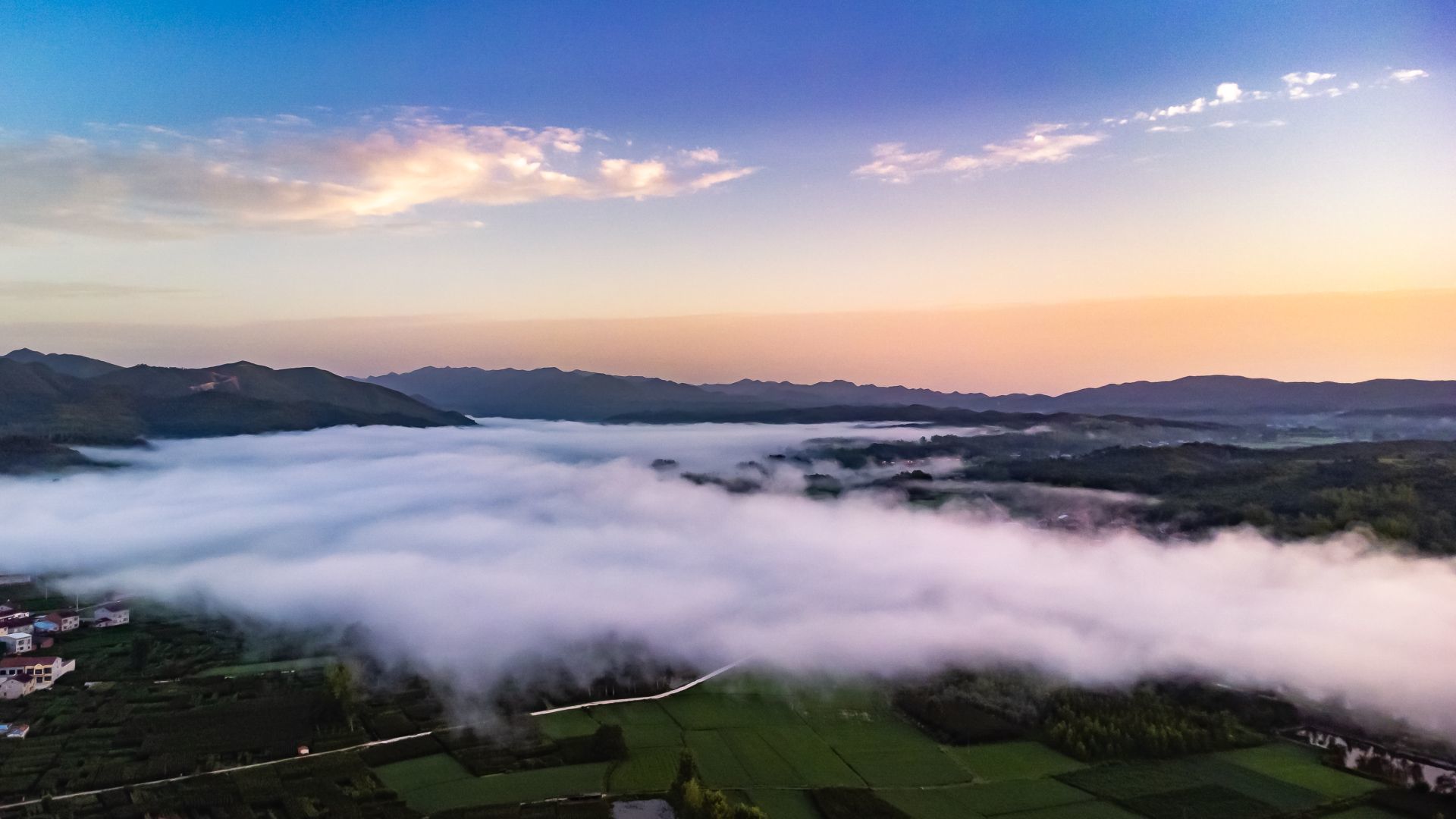 七月烟雨后 云雾满山乡凤凰网湖北_凤凰网