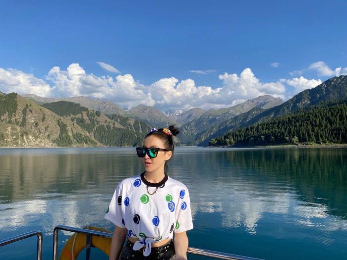 图为李玟