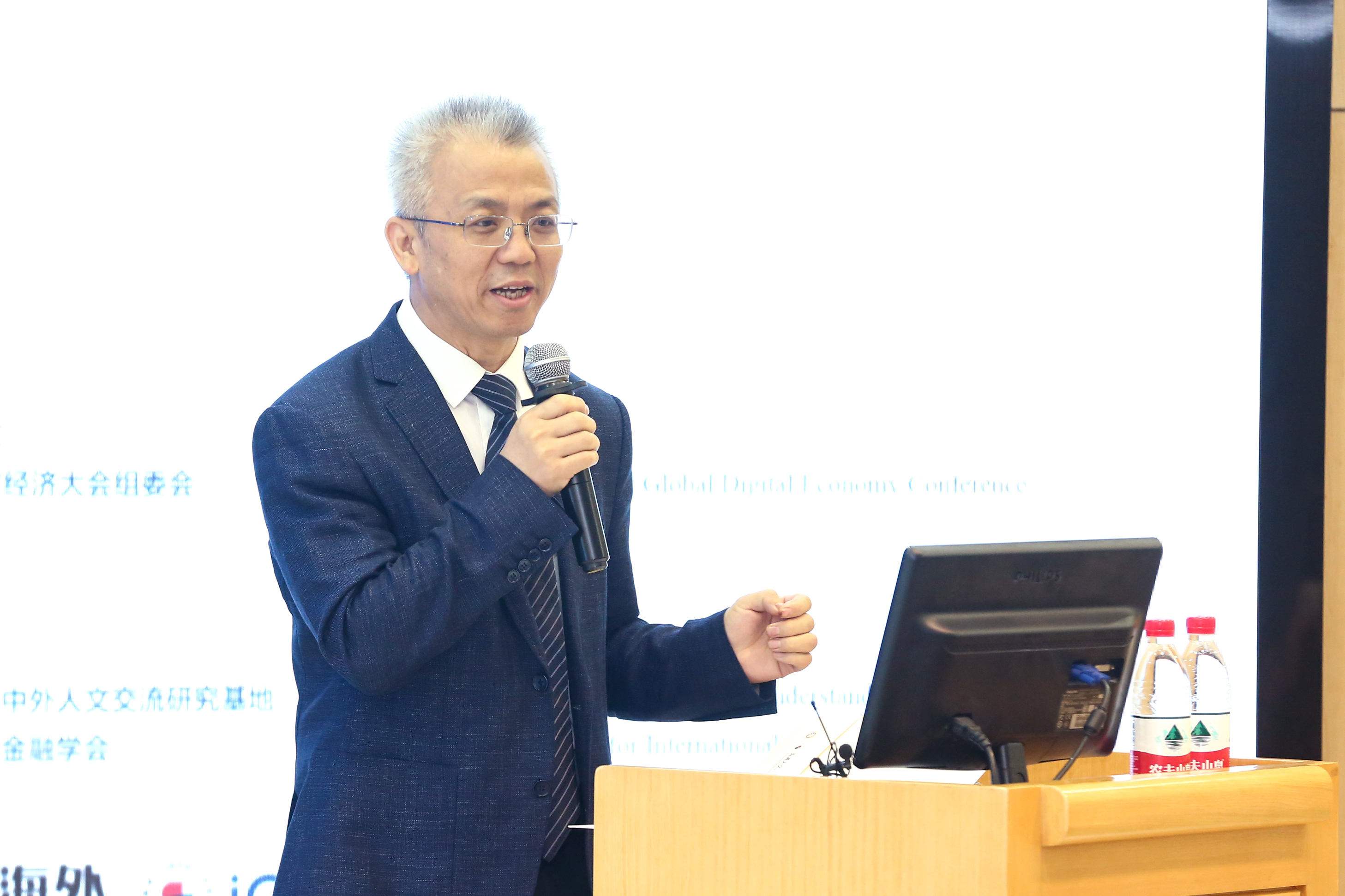 北京大学社会科学部部长 强世功教授