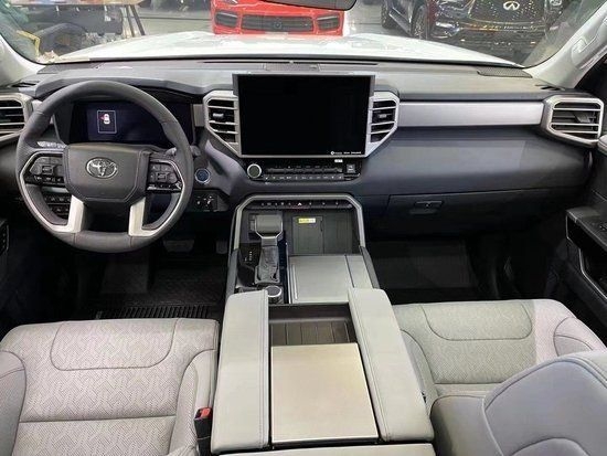 当前位置:>凤凰网汽车>庆阳>降价>正文>23款丰田红杉内饰方面的豪华感