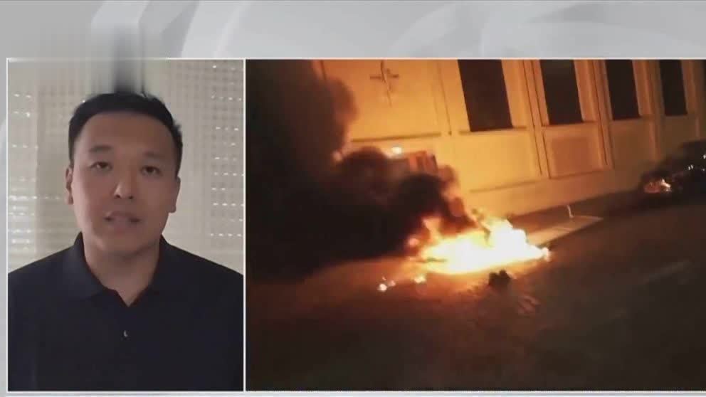 凤凰记者连线：法国骚乱分子已开始使用散弹枪等，多个武器库被洗劫