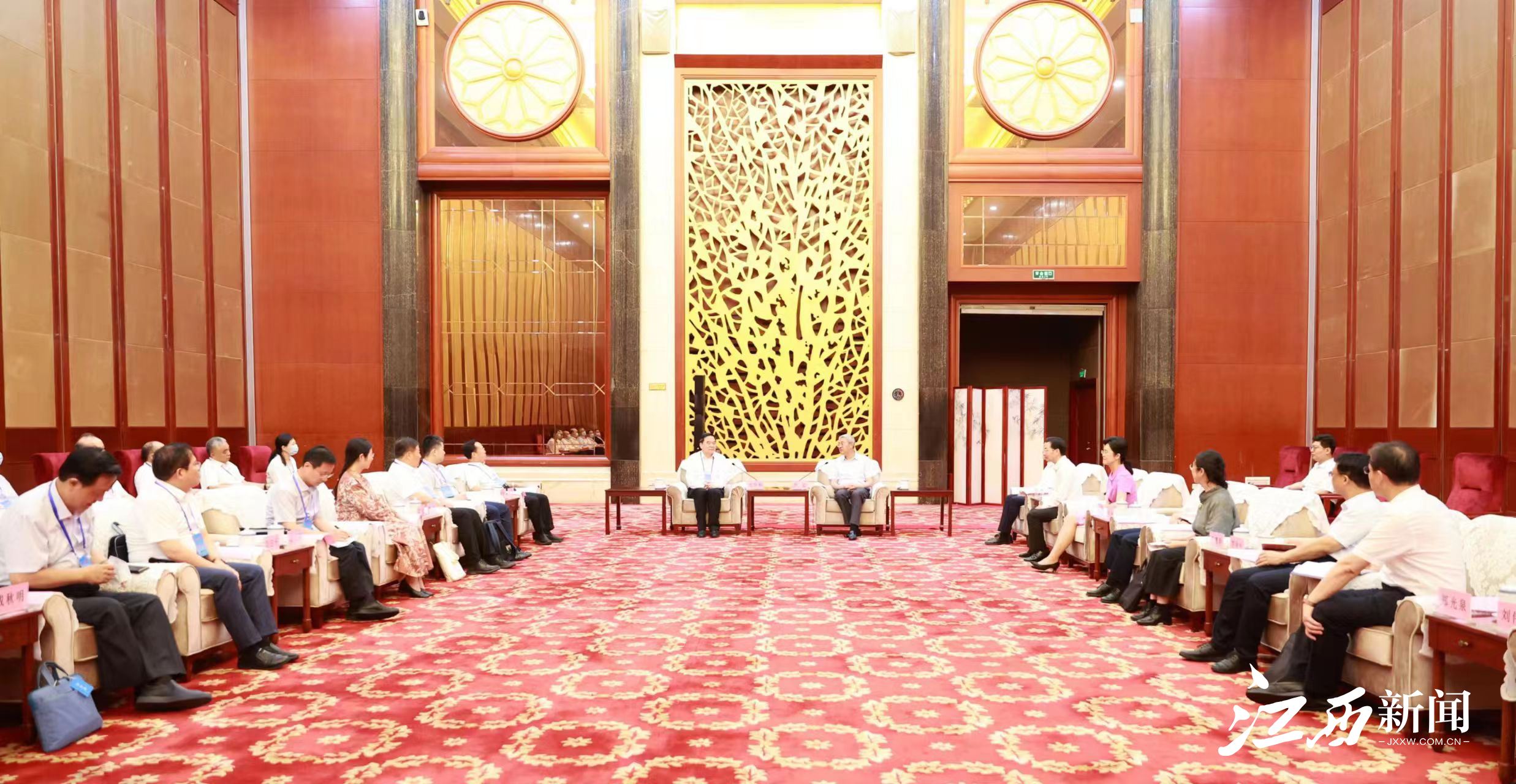 尹弘会见全国无党派人士专项民主监督调研团一行