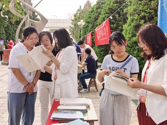 甘肃省会宁县第一中学举办2023年高校招生宣传暨志愿填报咨询会