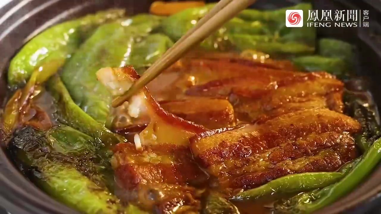这一锅有肉有菜还有蛋，吃不完还能做肉夹馍！