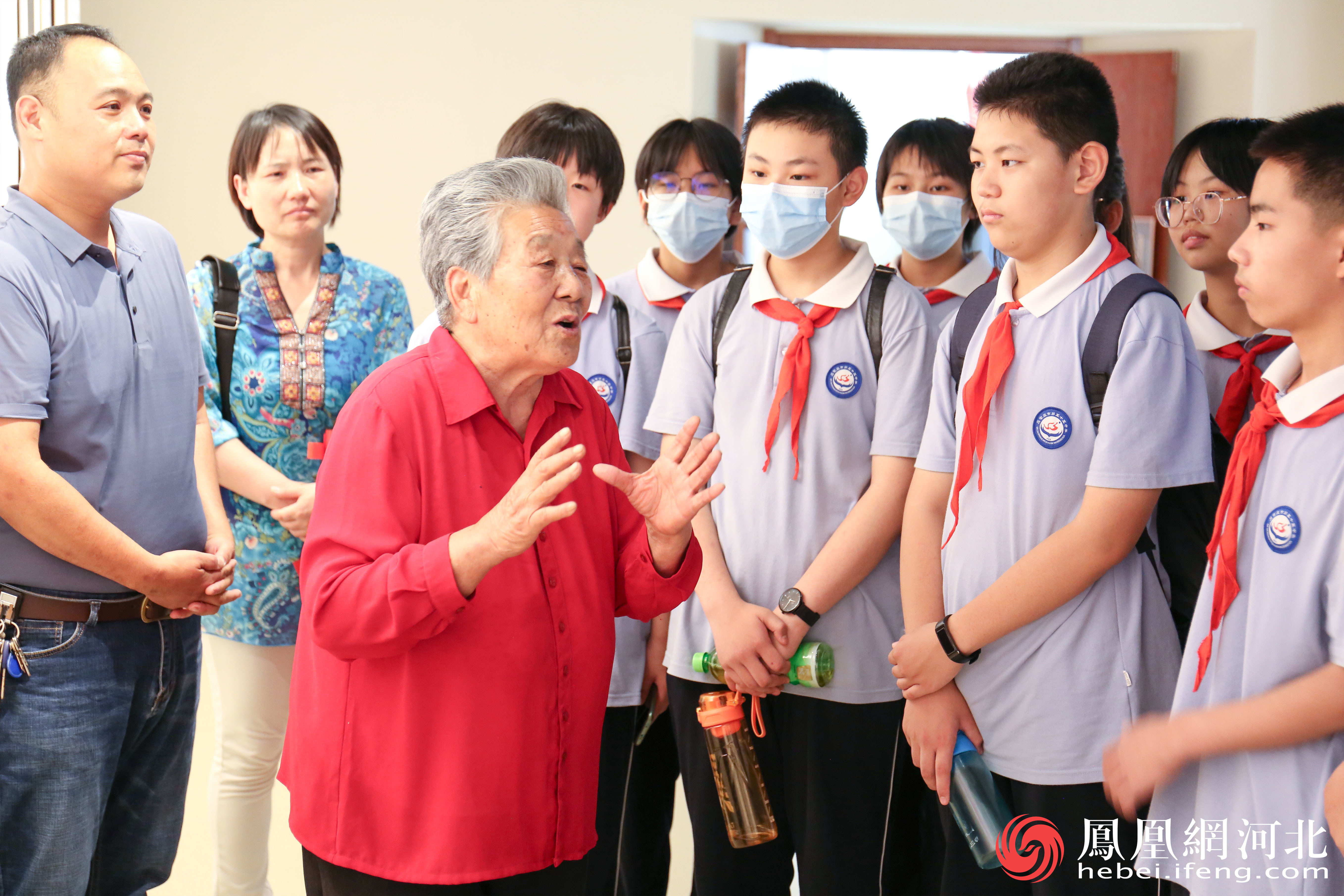 道德模范是和平时代的英雄,尊崇道德模范,学习道德模范,是和平时代的