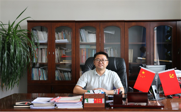 白银市育才学校校长高金刚