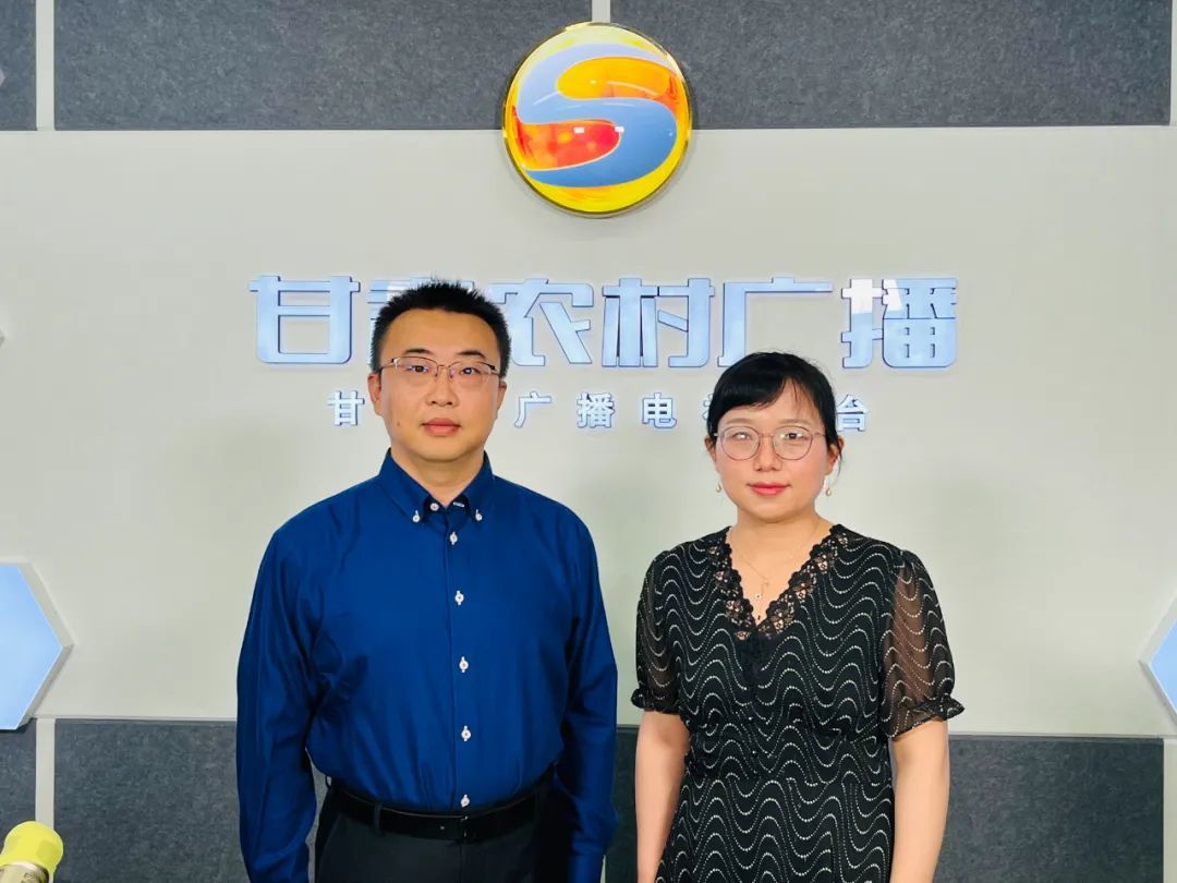 主持人大春与嘉宾路瑞娟