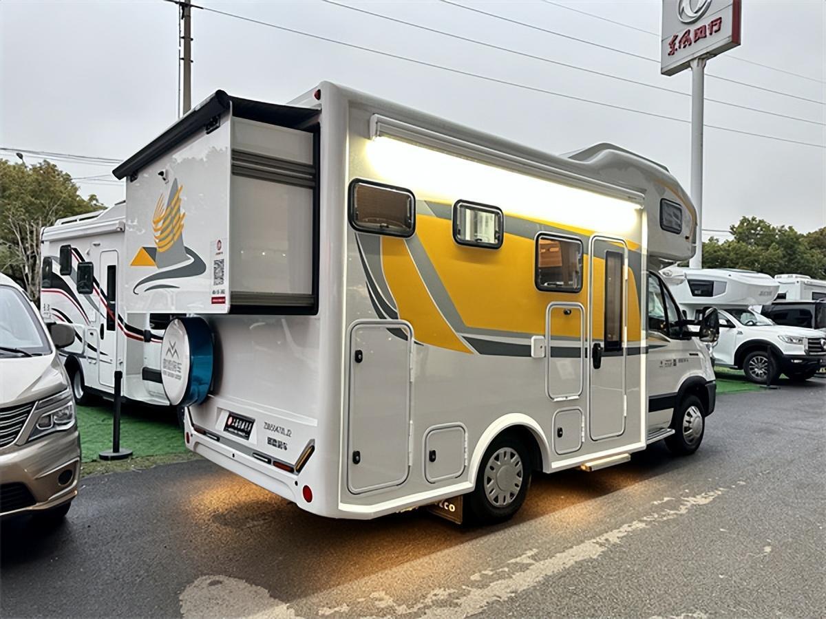 戴德自由风plus双拓展房车特价活动