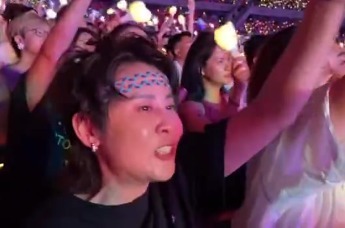 王濛去看周杰伦演唱会，点歌环节花式吸引注意力
