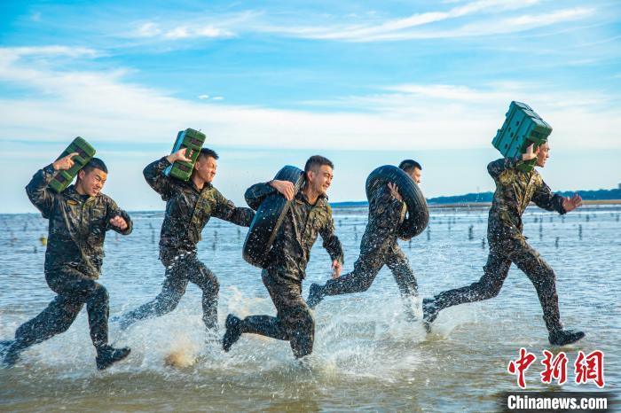 武警海训图片