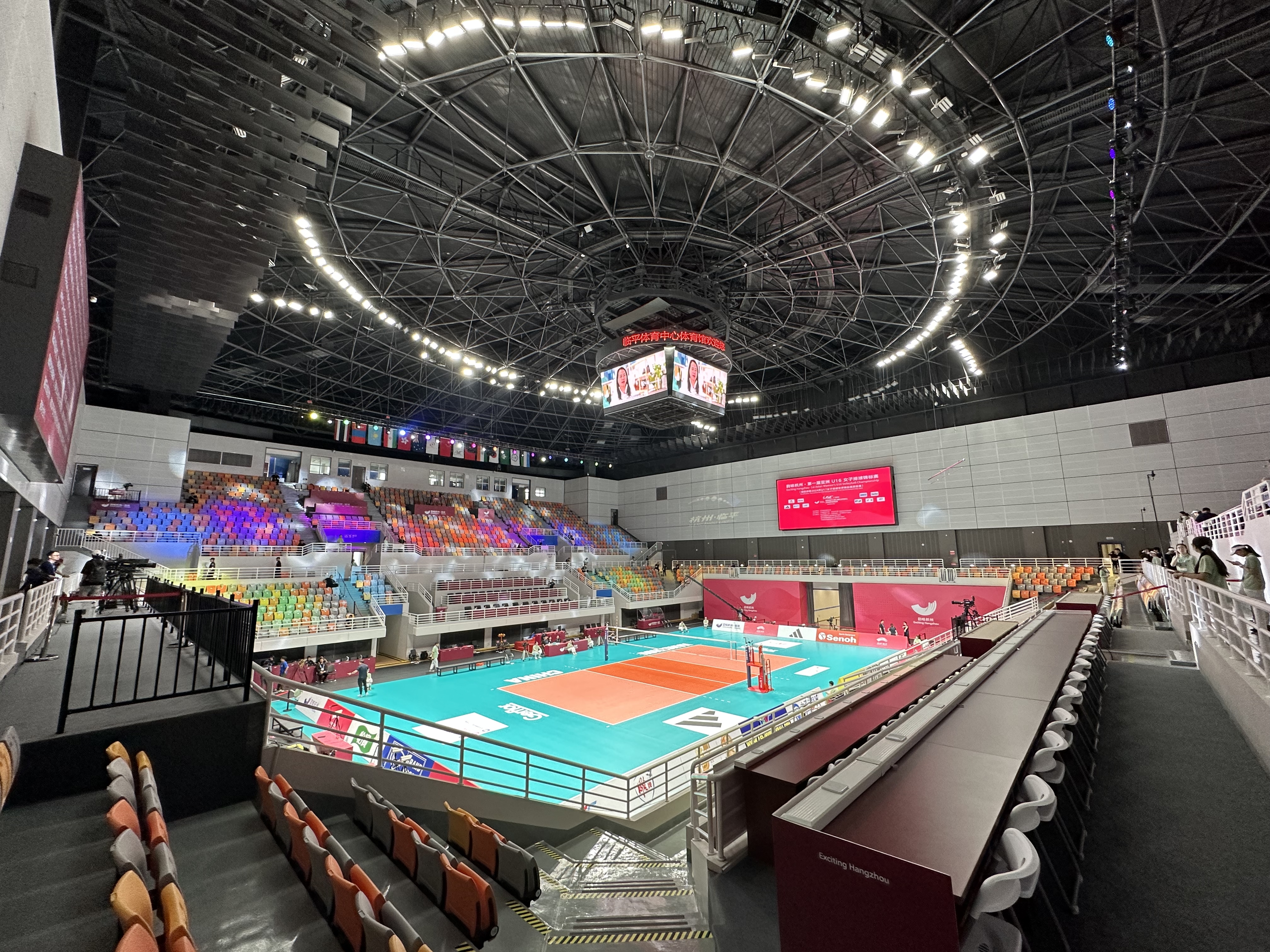在临平体育中心一起感受第一届亚洲U16女子排球锦标赛精彩瞬间