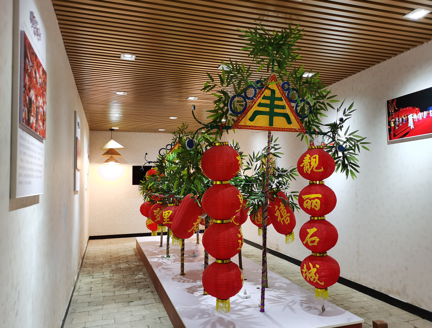 石城县灯彩展示馆内陈列的灯种（李梦丽 摄）
