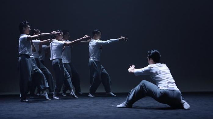 跨界舞蹈与武术 香港舞蹈团作品《凝》内地首演