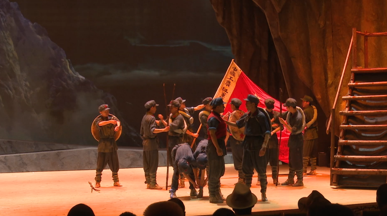 大型红色歌舞剧《腊子口1935》现场