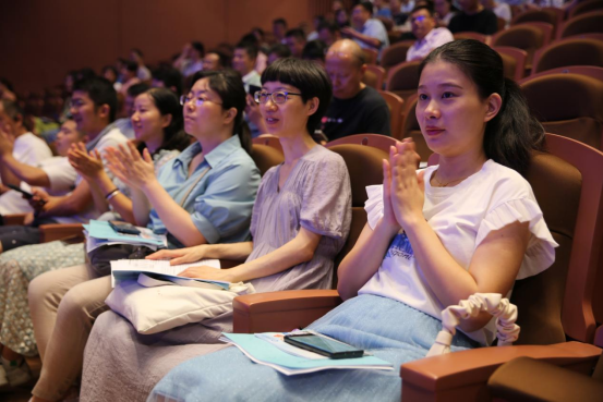 仰望 只为教育最初的模样——合肥一中召开2022—2023学年第二学期总结大会