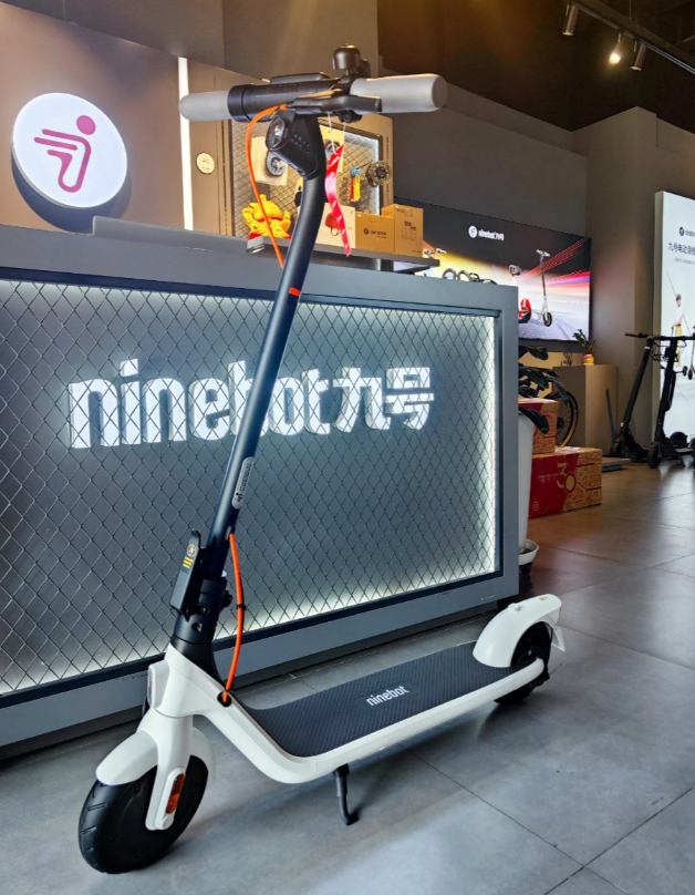 聚焦年轻潮酷,九号电动滑板车e2栀子白新色入列引潮流