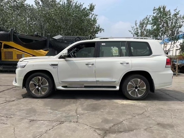 国六丰田酷路泽5700顶配西安16x