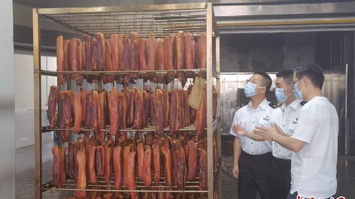 重庆城口老腊肉首次自营出口 将香飘香港