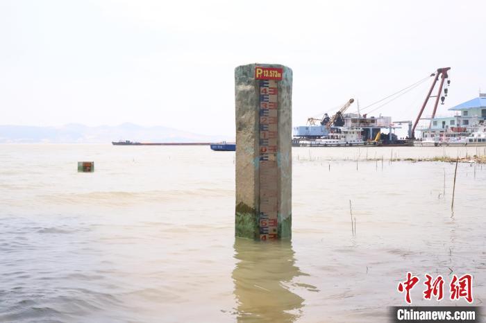 鄱阳湖水位持续走低一周内下降超1米