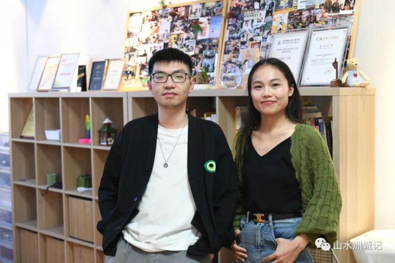 MINEFM创始人夏期(左)与创始人范意(右)。长沙晚报全媒体记者 郭雨滴 摄