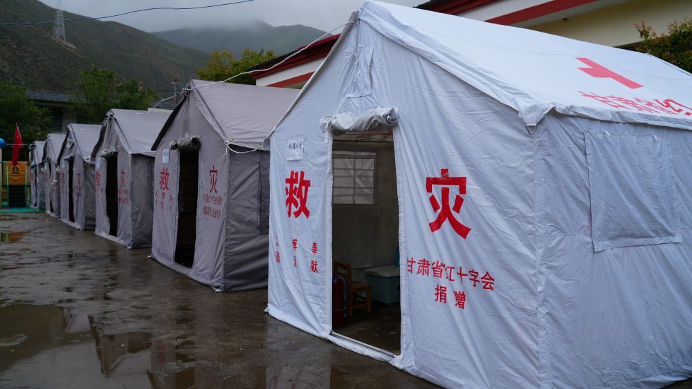 受灾群众临时安置点（夏河县融媒体中心供图）