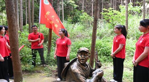 豫章师范学院“薪火相传”社会实践服务队赴赣南苏区开展“红色初心” 调研