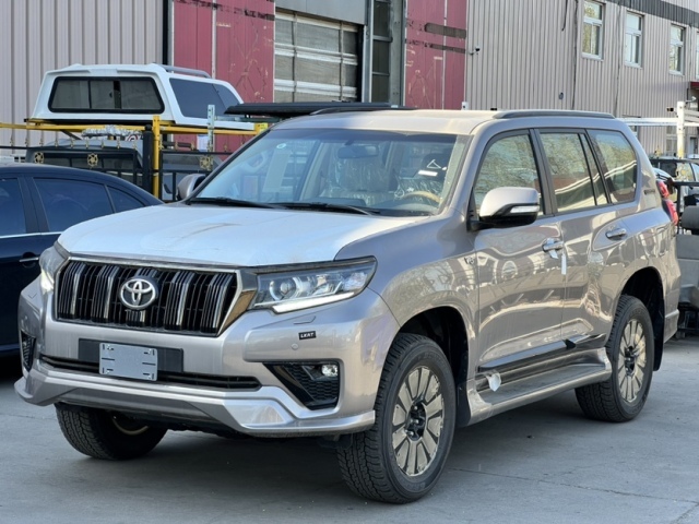 22款丰田霸道4000vx暗夜版顶配西安72万_凤凰网汽车_凤凰网