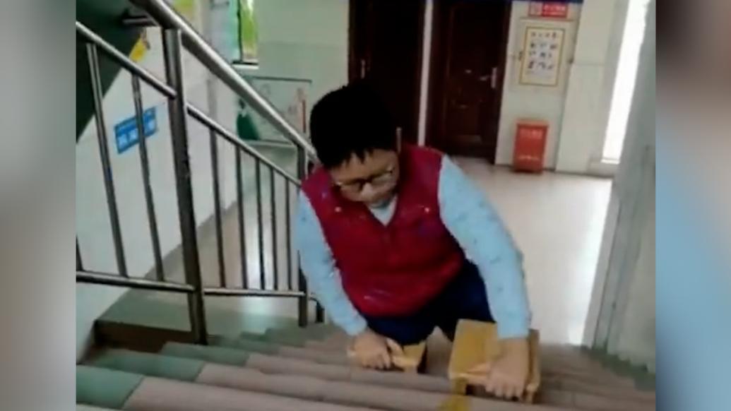 板凳男孩中考考进全县前100名