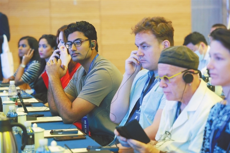 六月十八日，二○二三战略传播论坛举行，许多“洋景漂”及留学生来到现场聆听精彩发言。