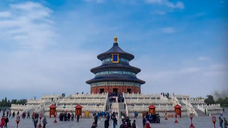 2022年全国A级景区接待总人数26.3亿人次，实现旅游收入1818.5亿元