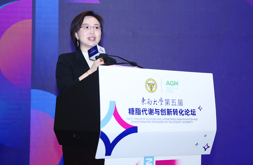 论坛执行主席李玲教授主持并致辞