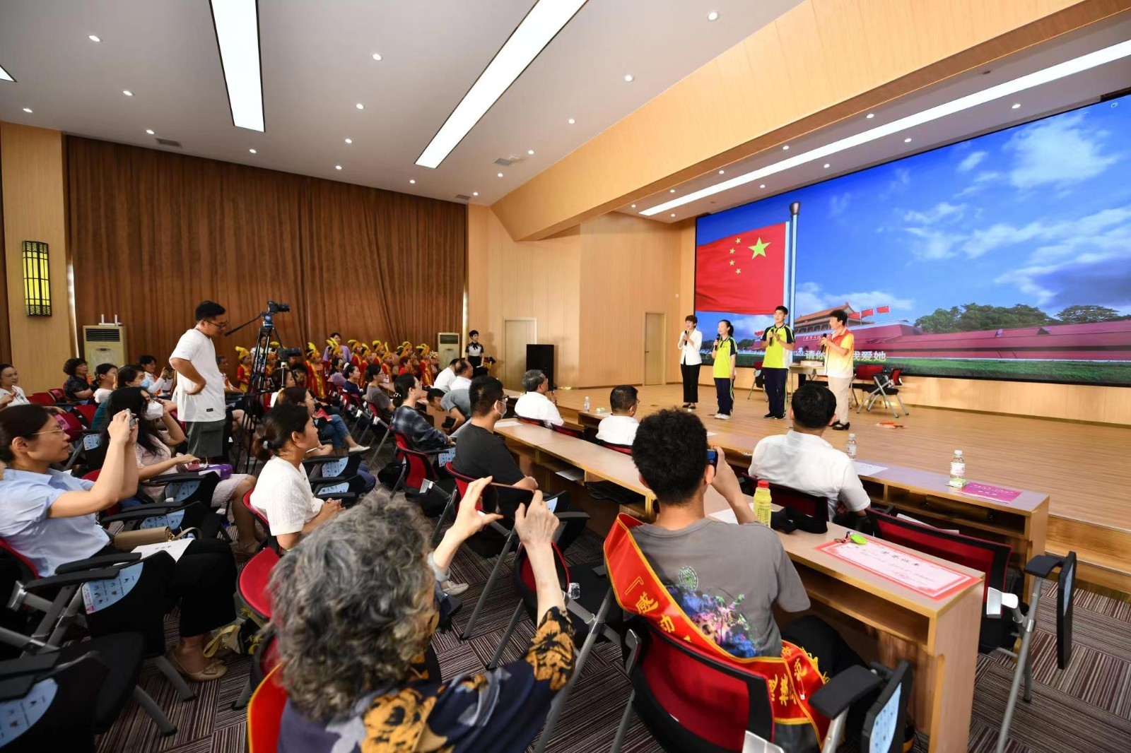 德耀青岛 礼赞模范 10名个人1个团体荣获“感动市北”道德模范