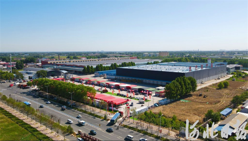 7月8日，中联农（石家庄）国际水果物流园12600平方米起步区投入运营。