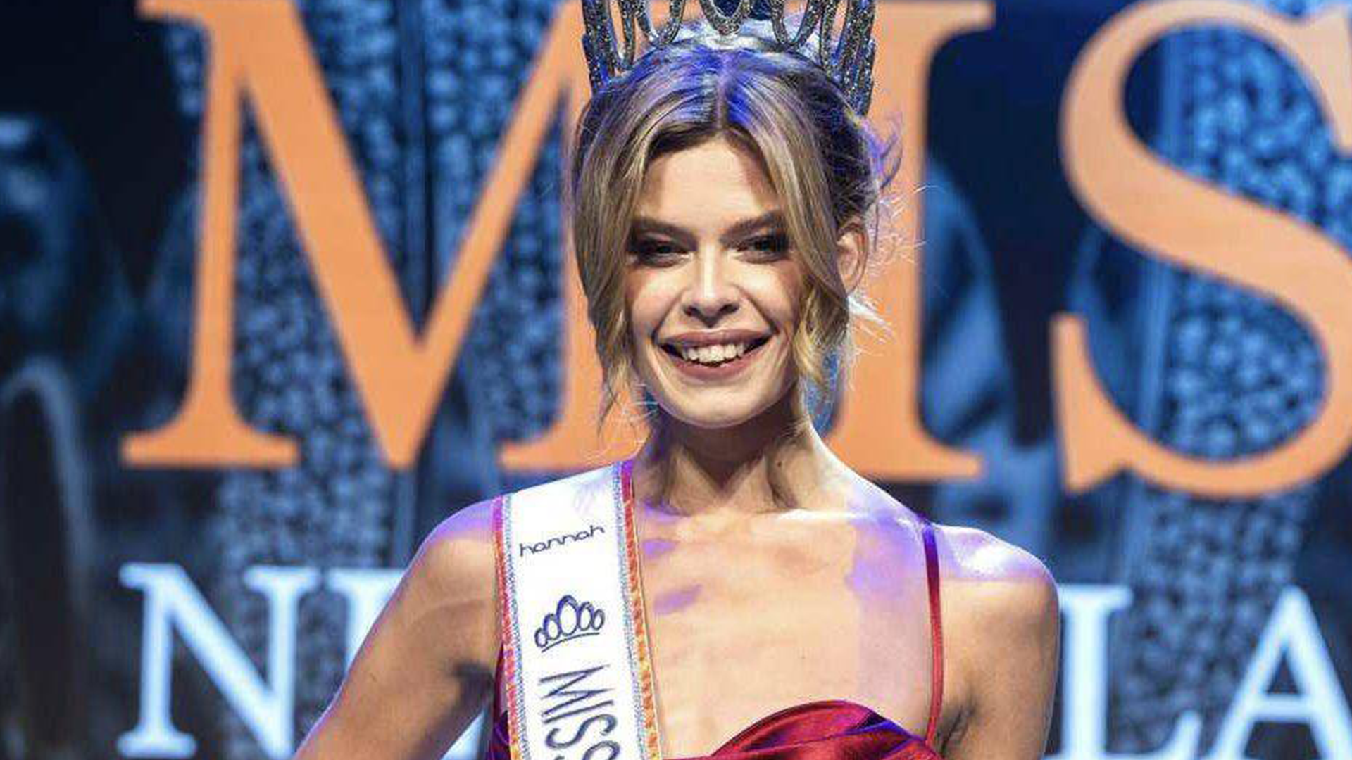 22岁变性男子获2023荷兰小姐选美大赛冠军将角逐环球小姐大赛