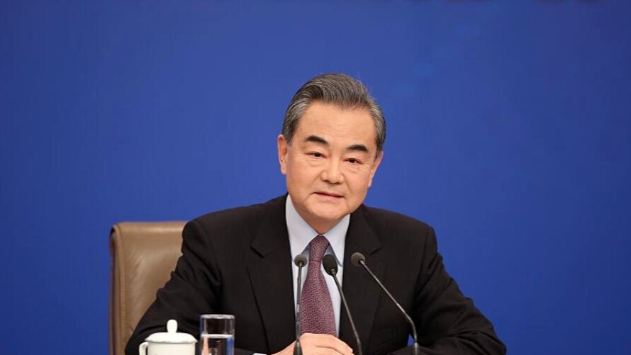 中央外办主任王毅将出席东亚合作系列外长会_凤凰网