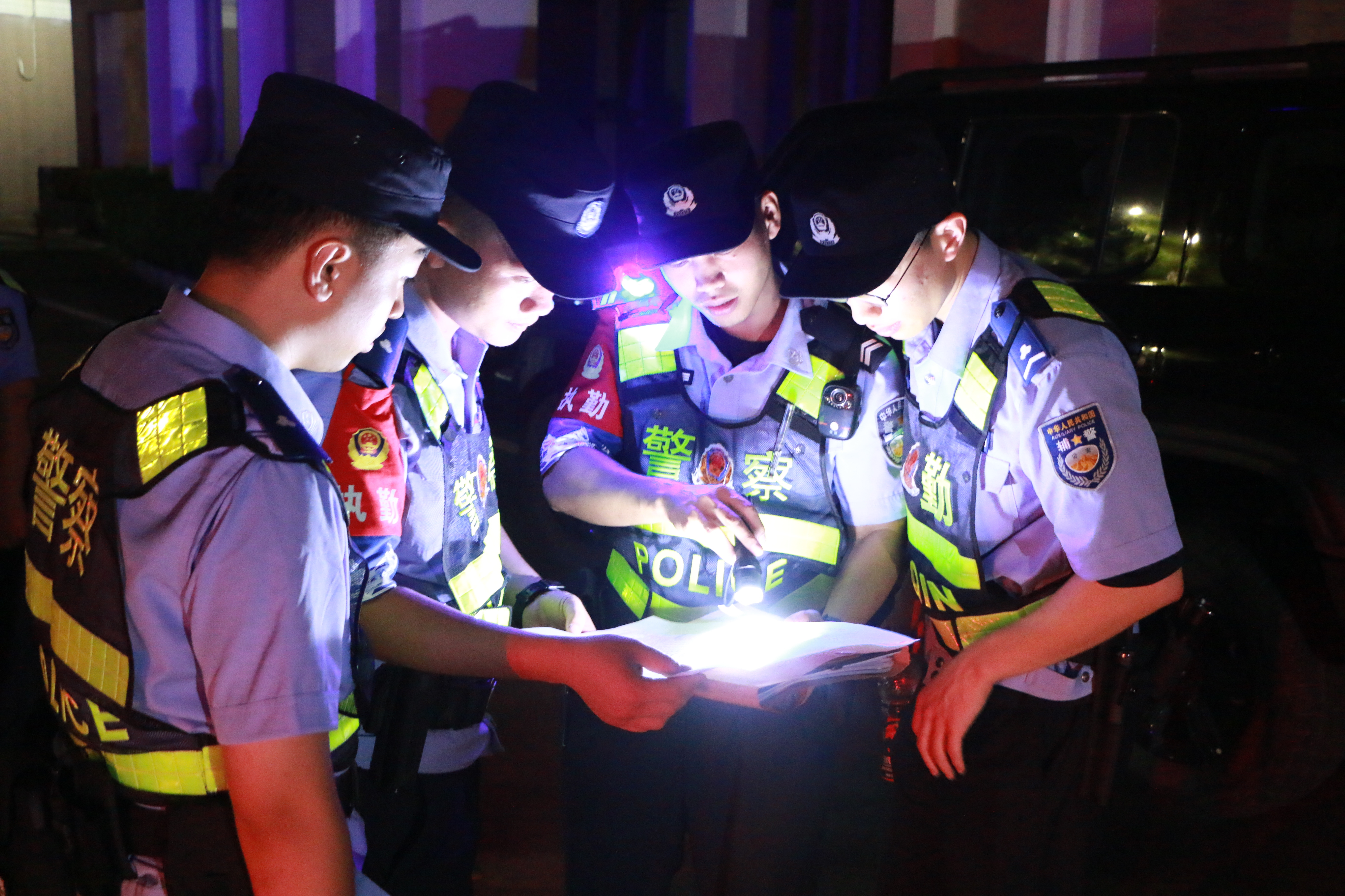 珠海公安再次开展集中夜查 破获刑事案件35宗刑拘50人