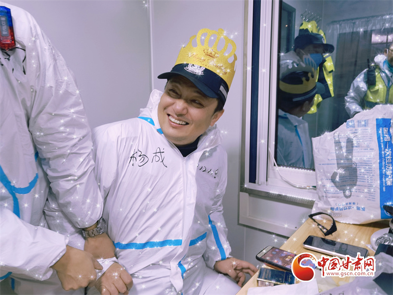 从橄榄绿到藏青蓝 他生前一直是群众口中的热心"小杨"