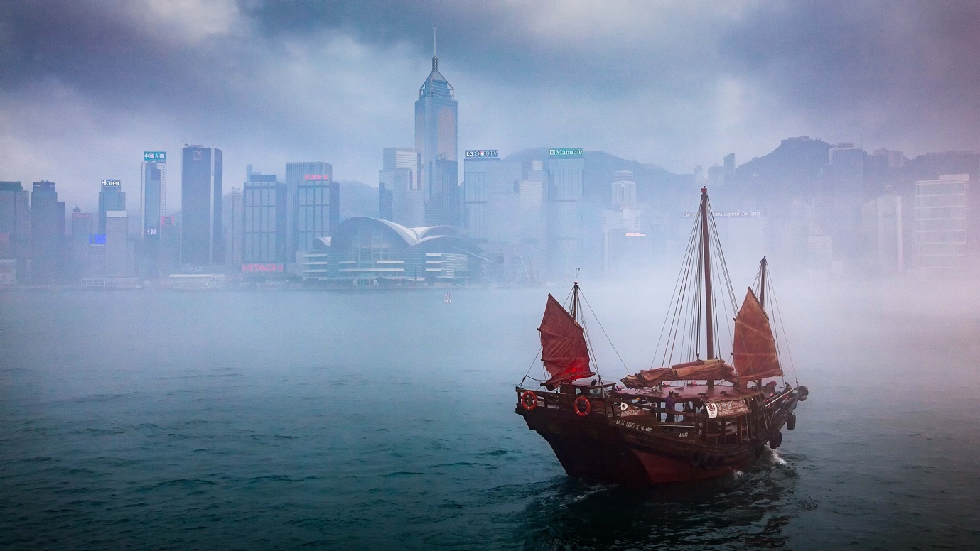 新闻时刻|深港摄影家百幅作品齐“绘”双城画卷